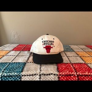 VINTAGE CHICAGO BULLS SNAPBACK
